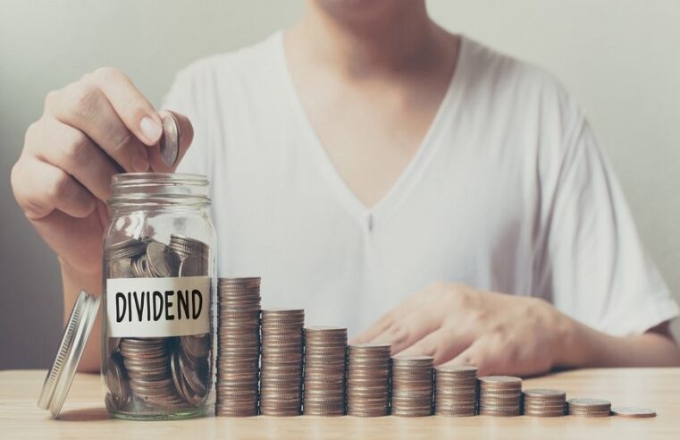 Investing in dividend stocks: Benefits and risks