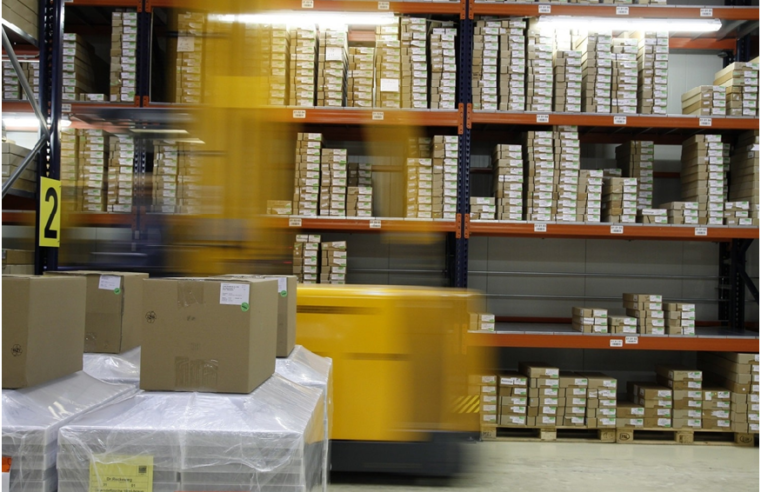 Shared vs. Dedicated Warehouses: Which is Best for You?